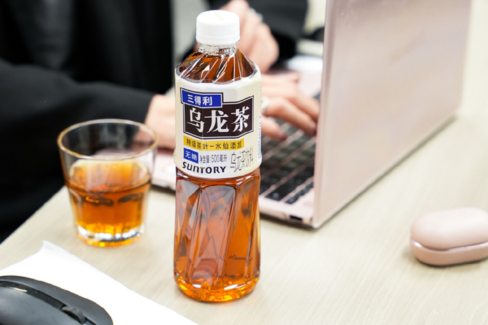 三得利发出调价通知函!无糖茶的"价格内卷"已经癫成什么样子?
