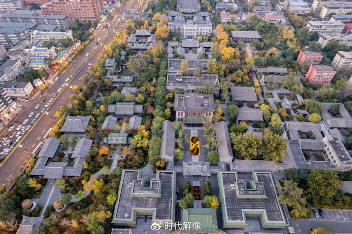 航拍山西督军府旧址:太原红墙内的园林秋景