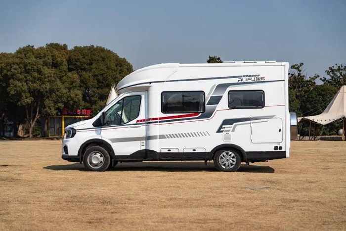 瑞弗ft800小额头房车双航空座椅升降床高效生活布局灵动旅居空间