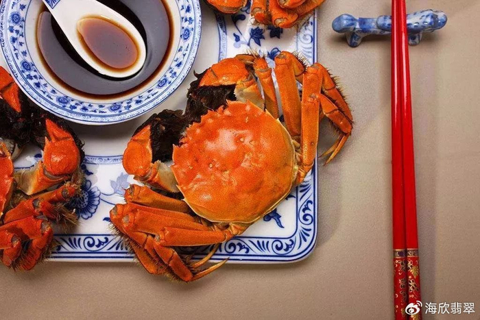 不过,海欣今天可不是教大伙如何吃螃蟹的,而是想和大家说说翡翠雕刻