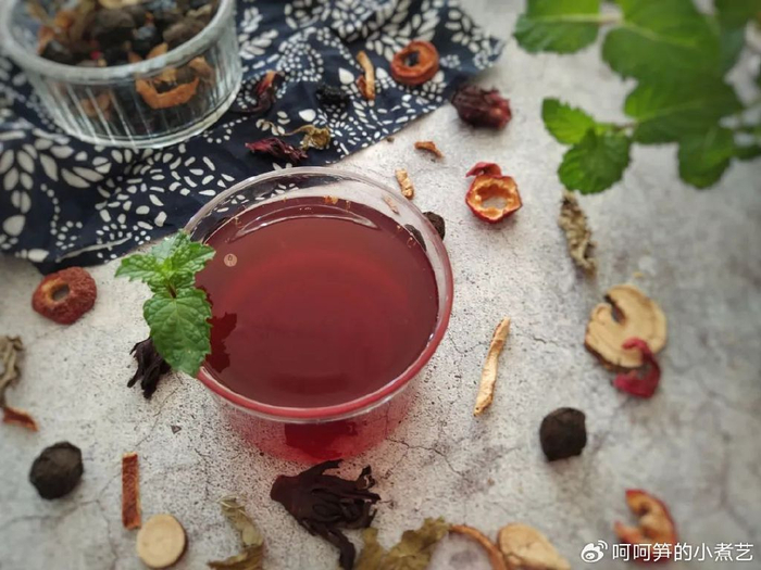 想喝正宗的酸梅汤不用去药铺买教你自己在家做解暑饮品天天喝