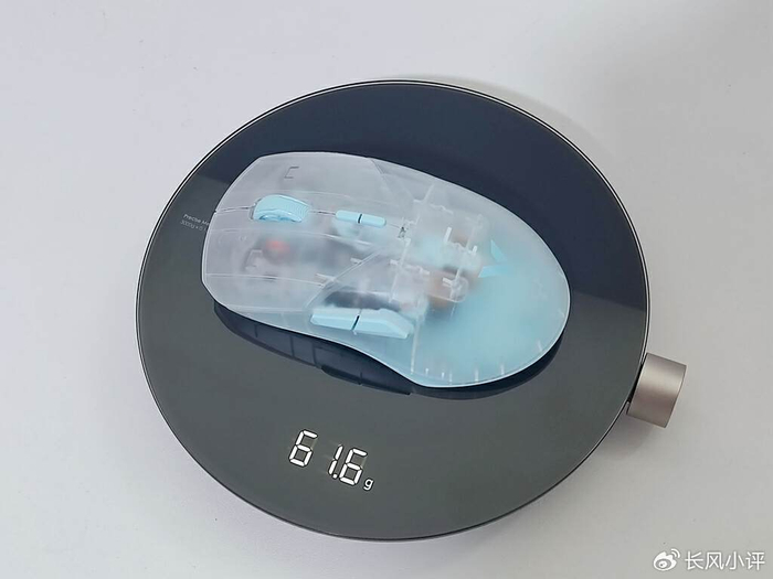 8k性能无线充电雷柏vt9air双高速无线游戏鼠标上手体验