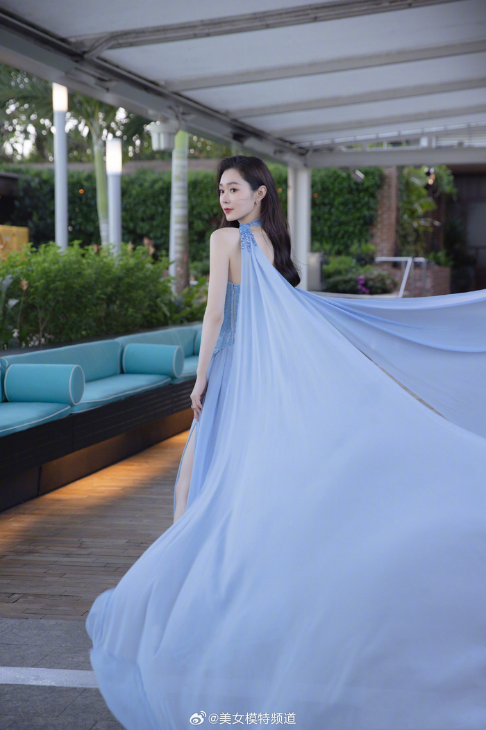 宋轶蓝色中的忧郁与静谧