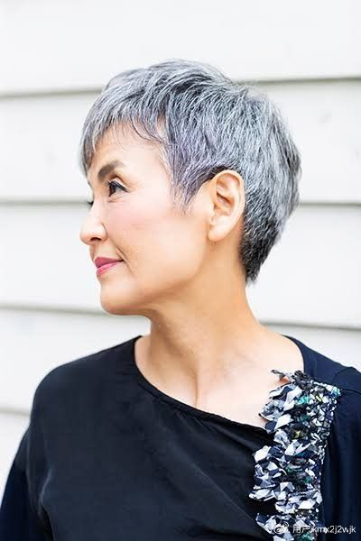 58到88的女性发型这样剪花白头发也很美