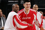 姚明身邊強硬的男人！3年沒了7顆牙，NBA生涯賺了5000萬