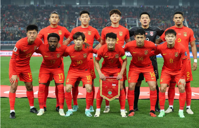 突发，国足名宿在家离世，国家队60场进18球，曾获年度最佳射手