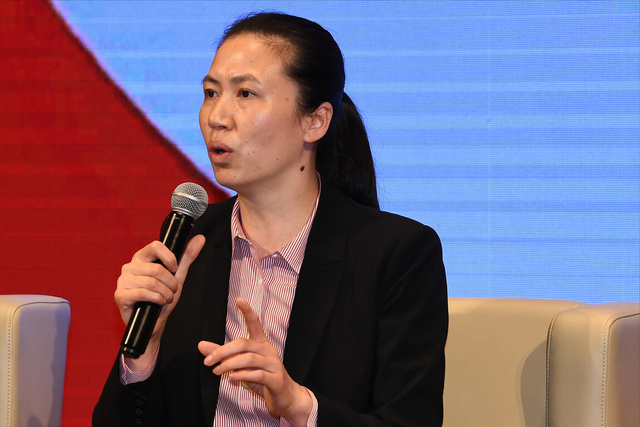 技术深得主教练胡进的青睐,1999年世界杯主力自由人李艳重伤落选名单