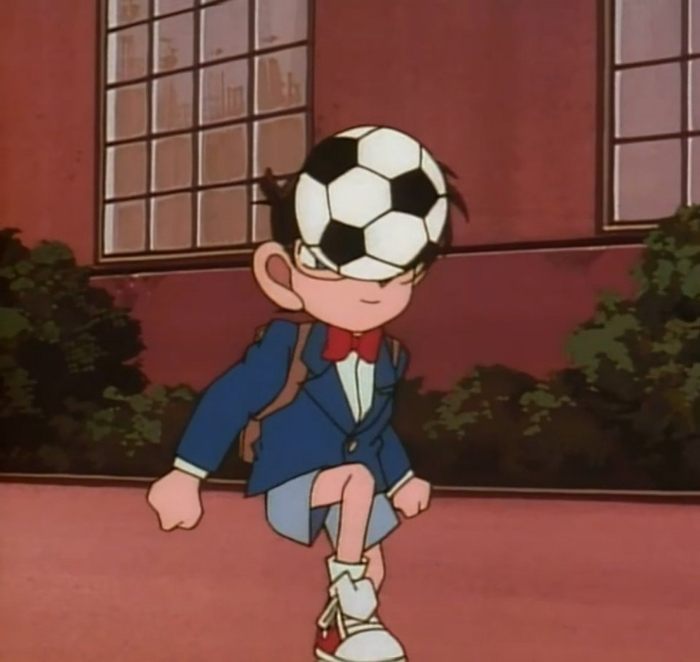 玩足球的小柯萌萌哒好可爱啊