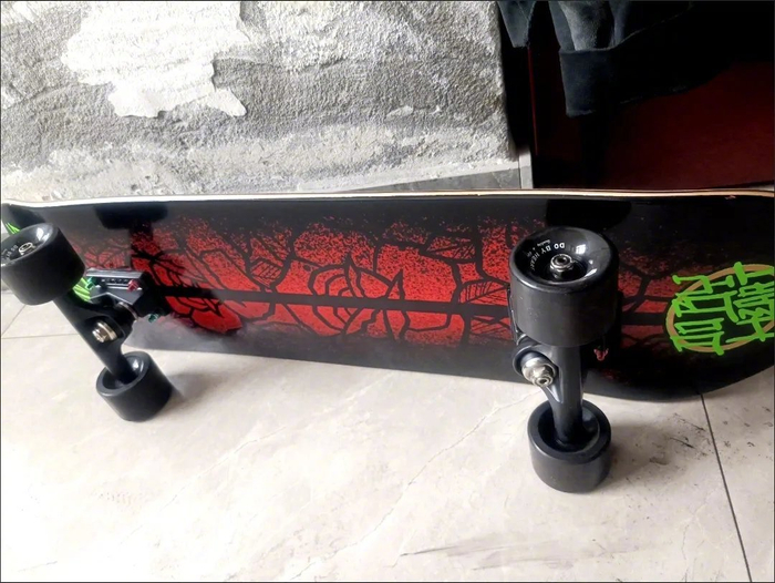 dbh旗舰店初学者滑板 326入 用滑板致敬街头,感受速度与自由的魅力!