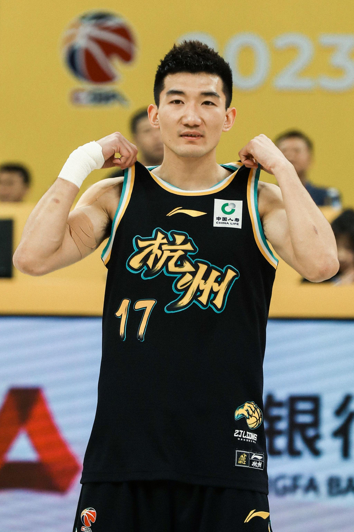 与辽宁沈阳三生飞豹篮球俱乐部本赛季的第三次交手中