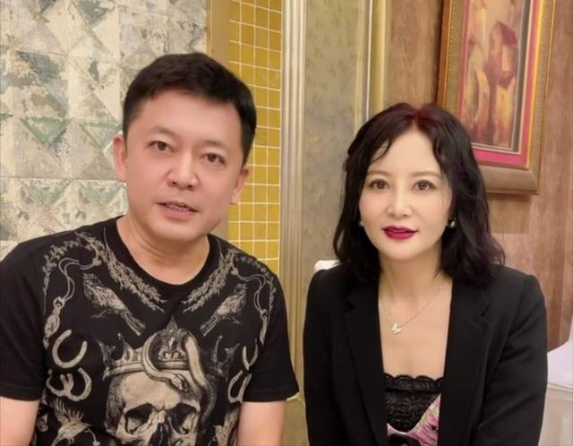 何政军和范雨:结婚30年恩爱如初,60岁后生活简朴,如今生活怎样|何政军|范雨|巩俐_新浪新闻