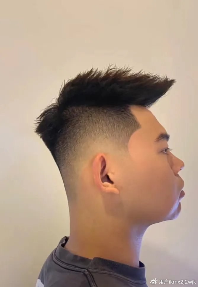 接下来是飞机头,这是一款极具个性与时