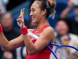 五连胜！郑钦文2-0斯维托丽娜 时隔两年重返中网四强追平历史