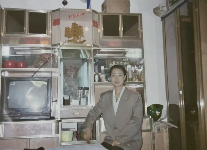 老照片:上世纪九十年代清纯美少女,时尚靓丽很淳朴