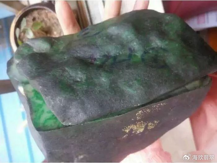 分享一块莫西沙场口翡翠原石|莫西|原石|沙场_新浪新闻