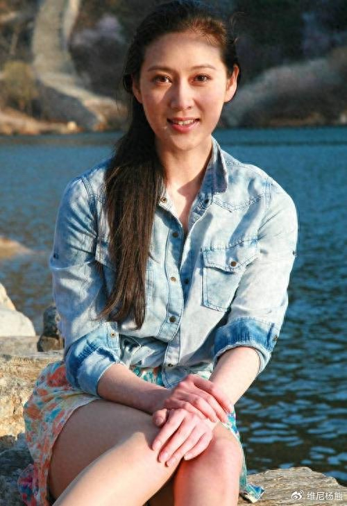 1983年出生的大美女,现在41岁越老越有韵味,却喊不出她名字|赵柯|韵味