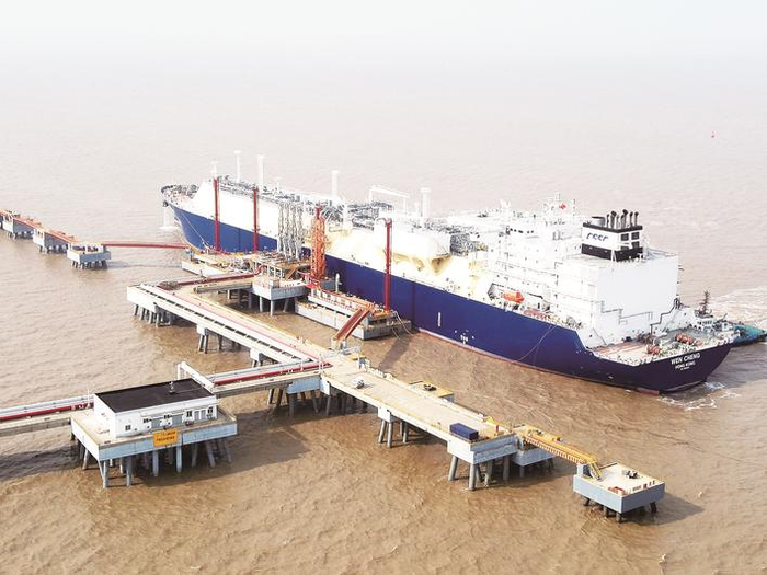 吕四港迎来又一超大型lng运输船