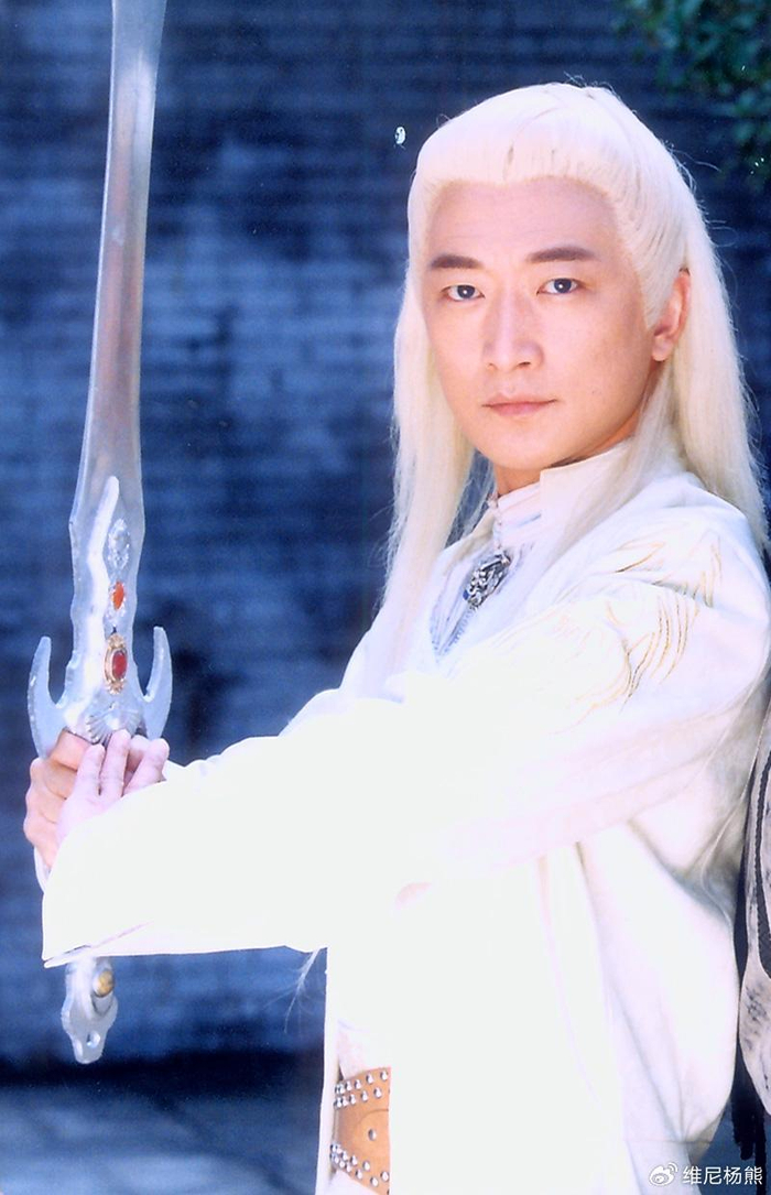 《霹雳菩萨》的石惊天,19年前悄悄娶了影后,18岁女儿美翻天