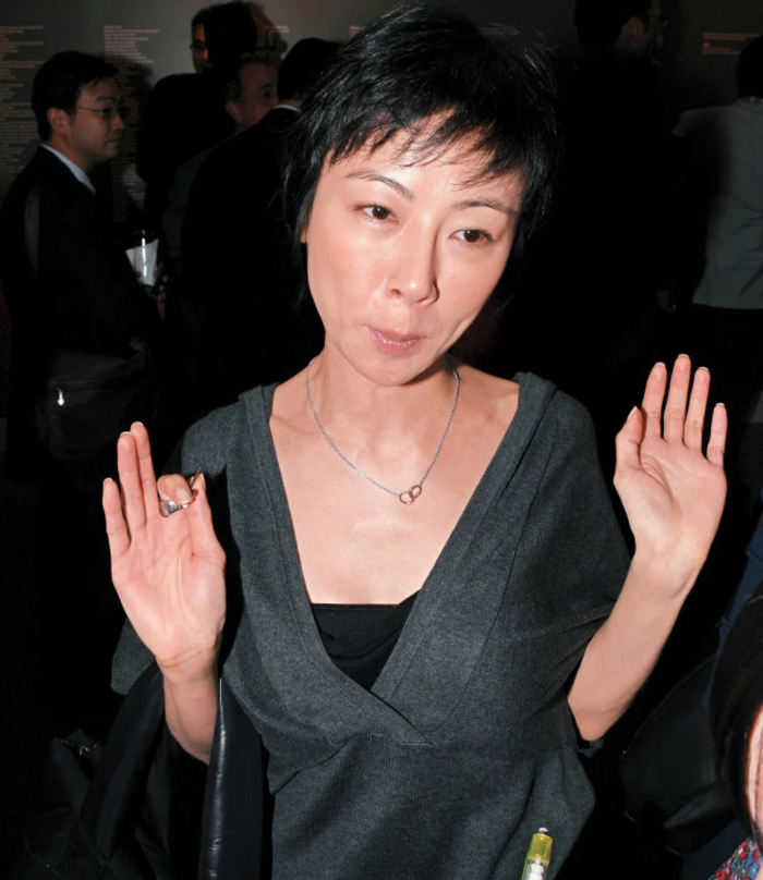 53岁袁洁莹骨瘦如柴,健康状况堪忧