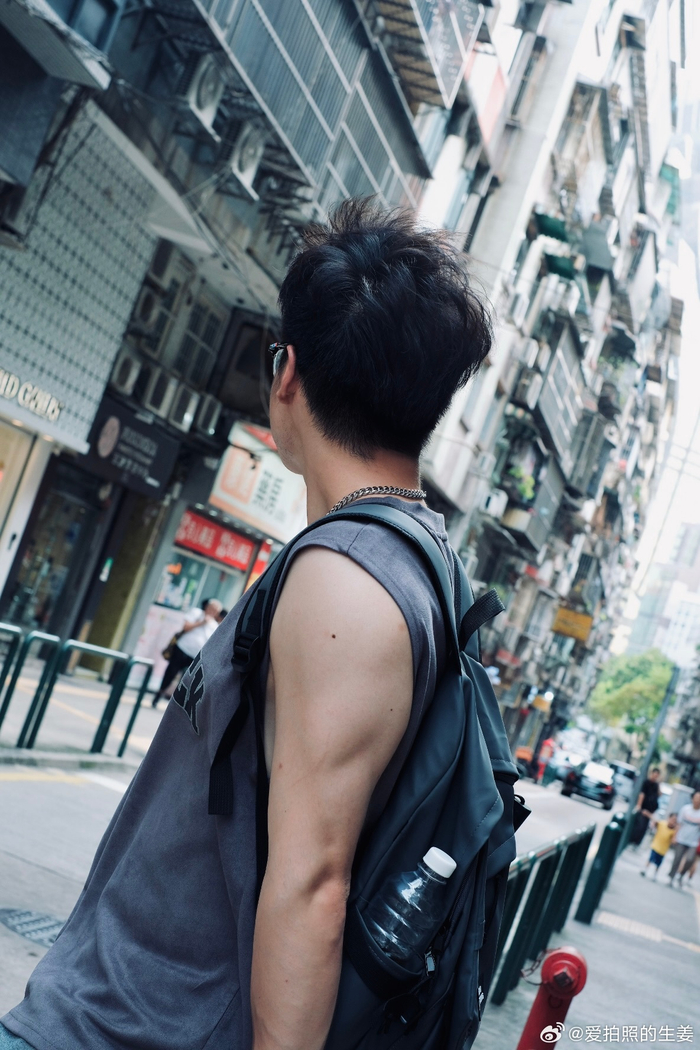 男生旅行写真已经信手拈来了