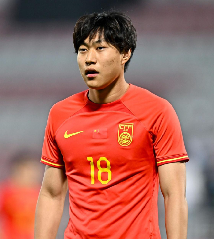 闪耀西协甲！20岁中国前锋89分钟绝平，登场1分钟救主，回击质疑