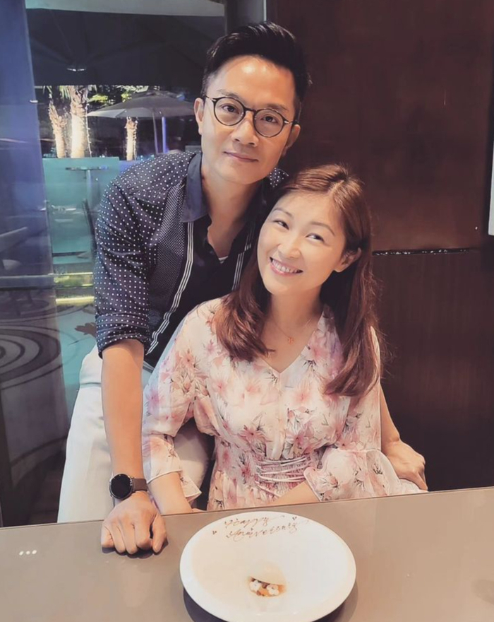 胡诺言陈琪出去吃浪漫晚餐庆祝结婚14周年 夫妻俩分享恩爱合影