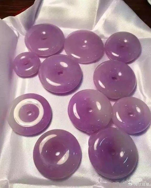 粉色翡翠的价格(粉色翡翠的价格区间是多少?)