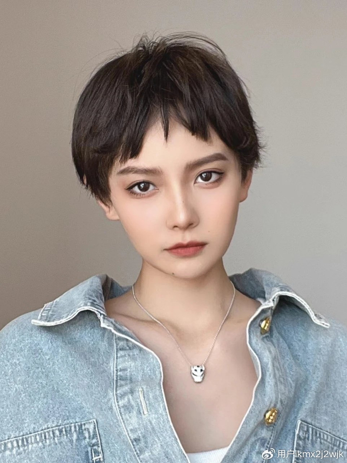 女士短发怎么剪,露耳短发搭配不规则刘海,效果真不赖|短发|刘海|发型