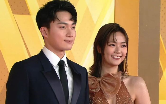 tvb台庆:黄智雯露背抢镜,高海宁身材吸睛,中年明星个个冻龄|黄智雯