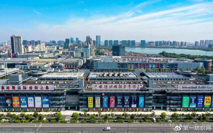 第一纺织网此间获悉,轻纺城主要以中国轻纺城市场营业用房的开发,租赁
