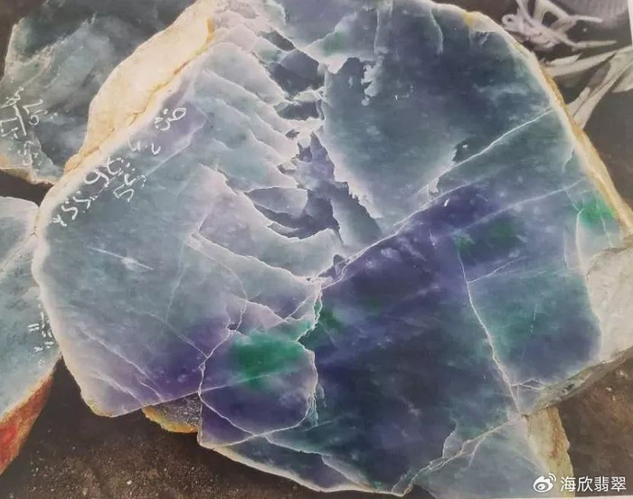 聊一聊翡翠原石的裂绺,瑕疵