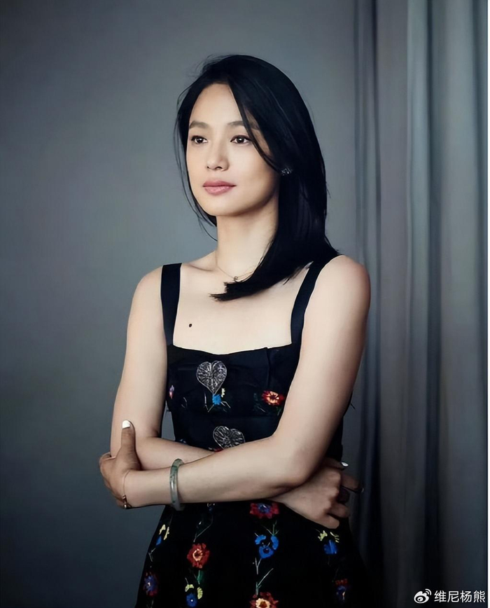 相爱了23年,61岁姜文眼里充满爱意,46岁周韵满眼都是温柔|导演|太阳照样升起|彭于晏|许晴|白玉兰_新浪新闻