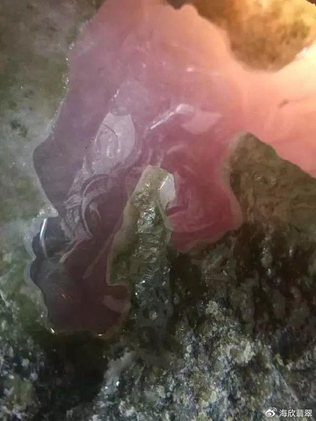 分享一块会卡青蛙皮的翡翠