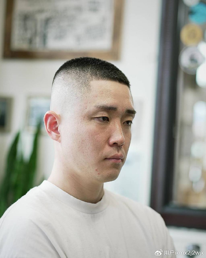 新四种男发很受欢迎,简单清爽很时尚,剪完真帅气|发型|男士|寸头_新浪