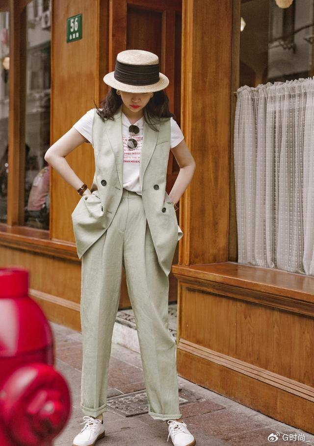 三木博主夏季理想穿搭,海魂衫配黑马甲,卡其裤玩出了新高度|三木