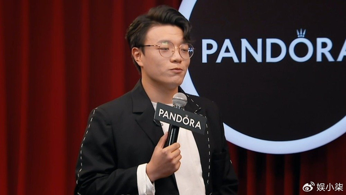 脱口秀演员杨波出轨风波发酵,女友已提出分手,小三被曝精神问题__财经头条__新浪财经
