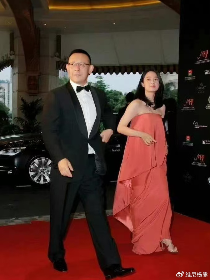 相爱了23年,61岁姜文眼里充满爱意,46岁周韵满眼都是温柔|导演|太阳照样升起|彭于晏|许晴|白玉兰_新浪新闻