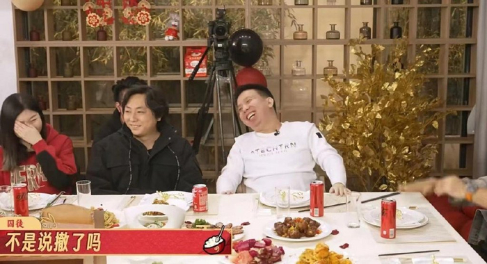王师傅和小毛毛获B站百大UP主,花3万包别墅,跟大家一起吃饺子__财经头条