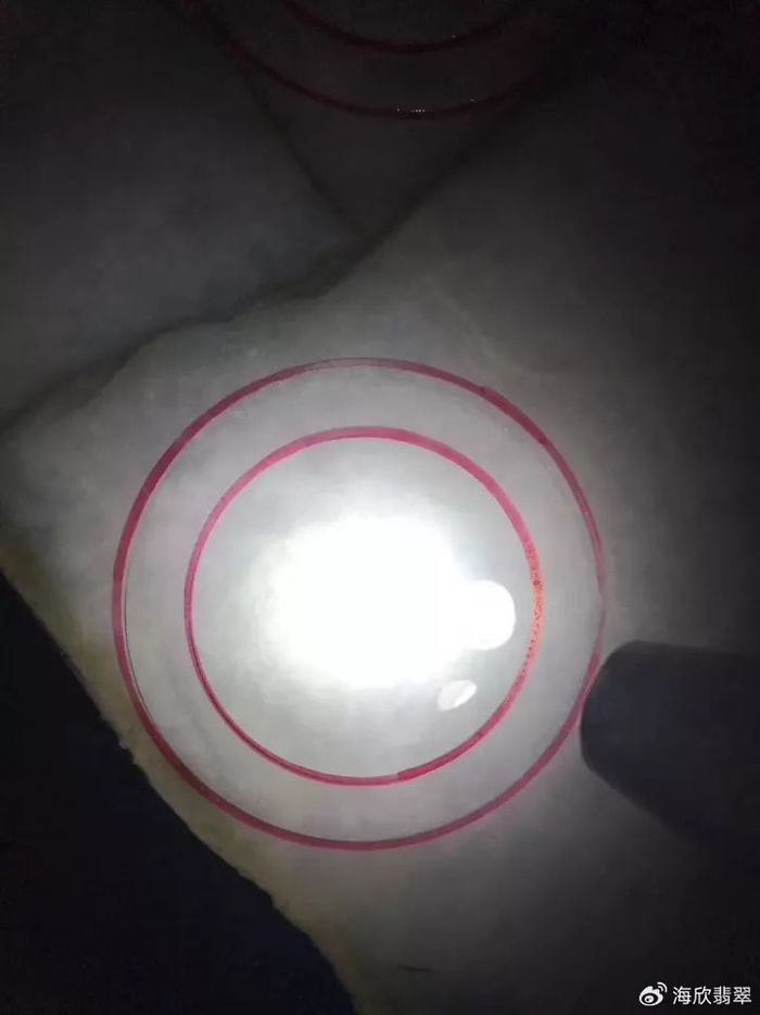 聊一聊翡翠原石的裂绺,瑕疵