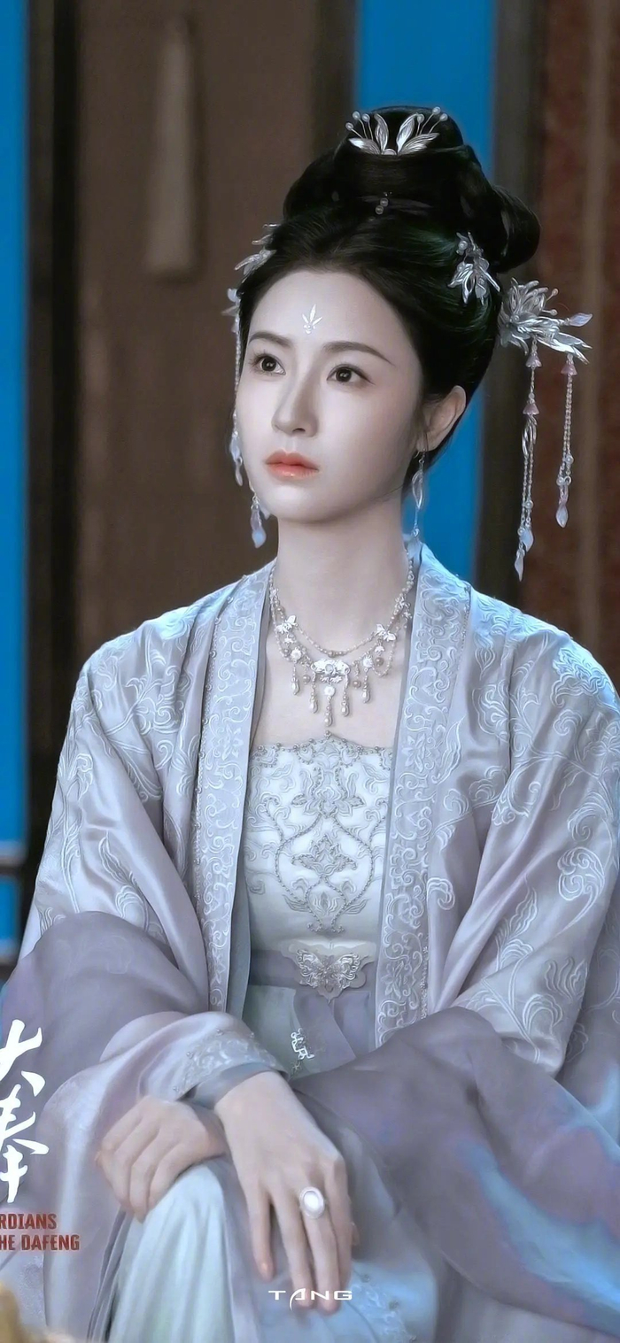 好想看毛晓慧用怀庆的妆造演部古偶