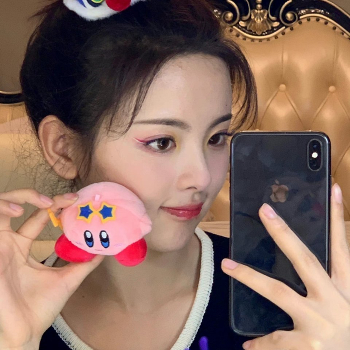 杨超越又来贡献头像了!