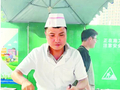 合肥一男子模仿沈腾走红