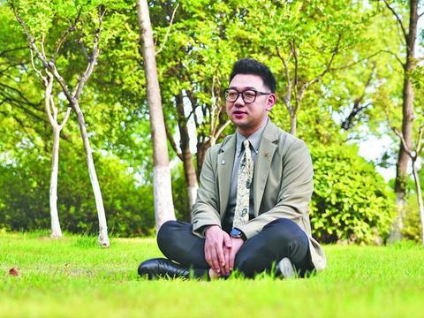 “在幸福中分享更多青年人的幸福”
