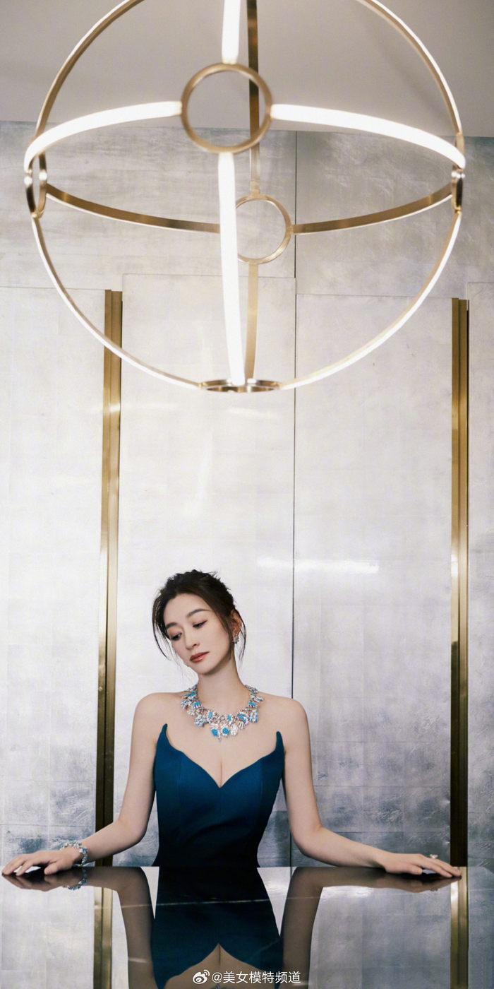 李小冉逆龄感活动组图