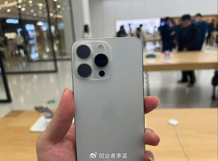 提问,应该问的是让你体验中国国产高端手机1年后,再给你10000元美元