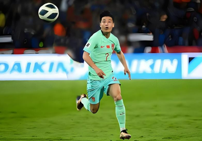 武磊而言,绝对是黑暗且艰难的,毕竟作为一名国脚,而且是全队身价最高