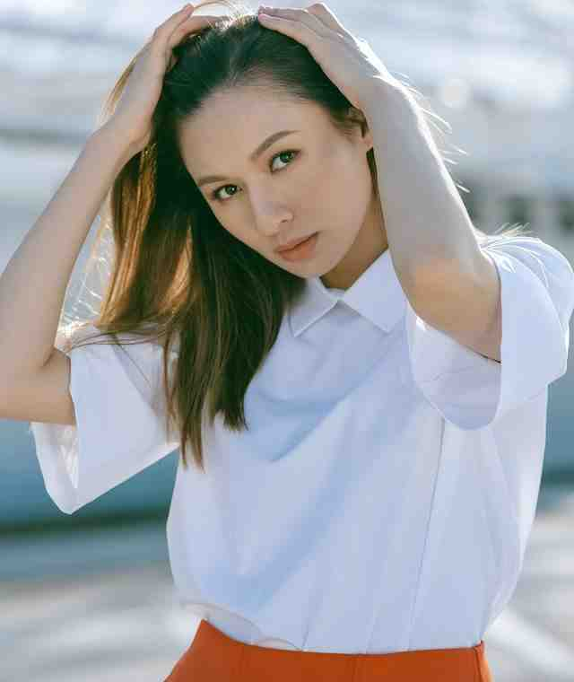 林钰洧夺港姐冠军！爸爸林俊贤首发声，心痛女儿被称之为性女港姐