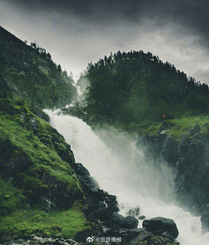 穿过挪威的森林像是童话一般