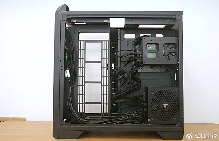 高颜值且特能装:tt钢影 巫妖tg机箱装机体验来了|面板|钢化玻璃|机箱