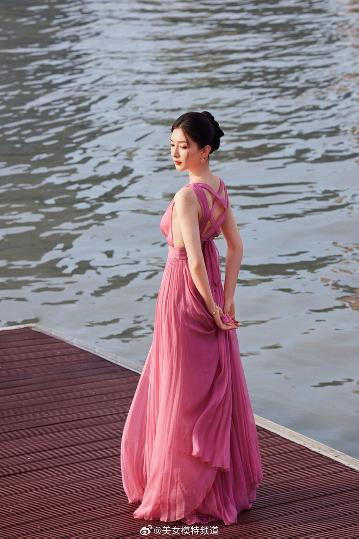 江疏影灵感派对造型